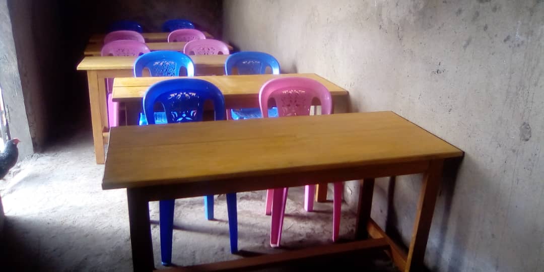 Neue Tische und Stühle für CEFORUSA